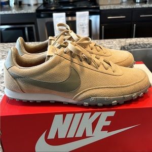 Nike waffle racers